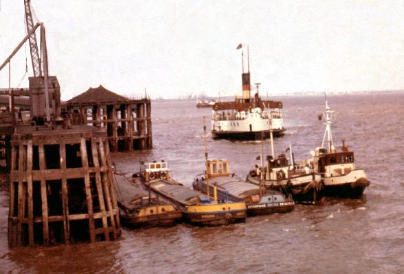 Photo 10X15 Humber Ferry LINCOLN CASTLE In Service Between 1941 & 1978  6X4 