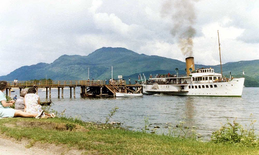 Maid of the Loch at Luss K Whyte.jpg