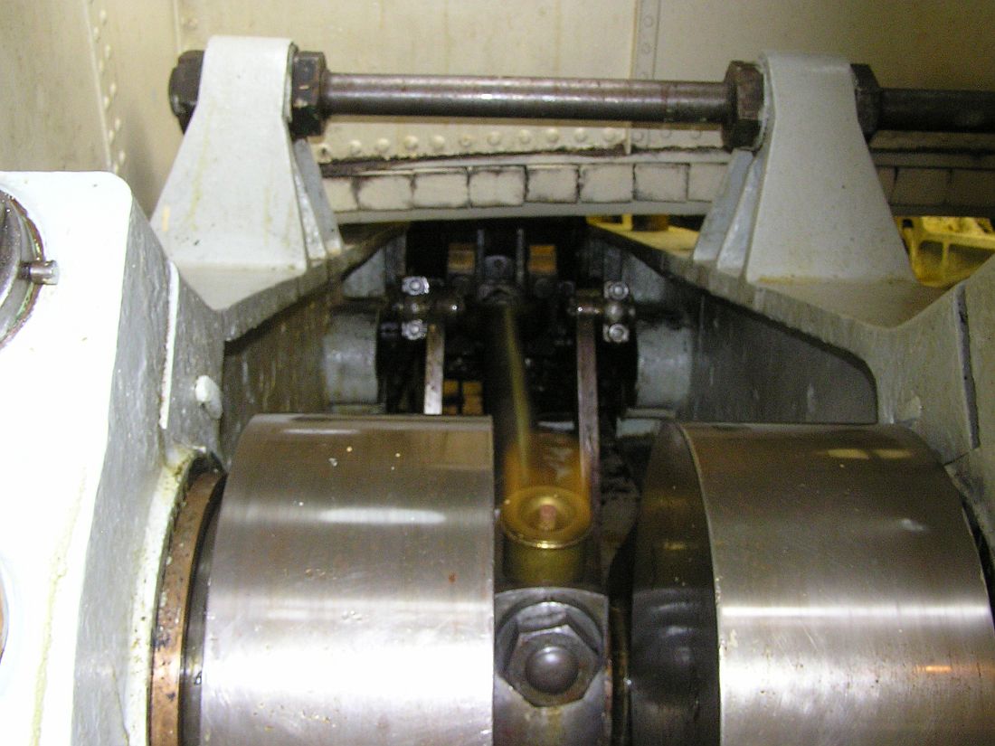 Skibladner Engines 2006-1.JPG