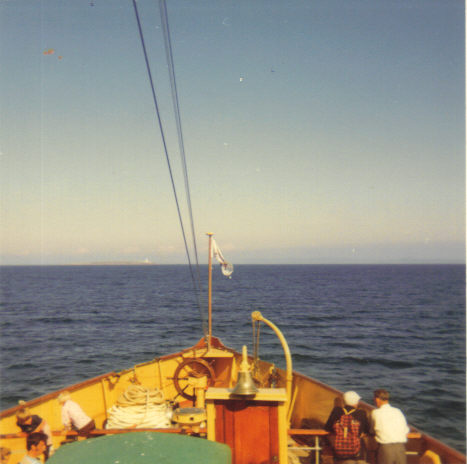 Queen Mary 2 bow July 72.jpg