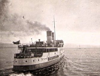 QM leaving Dunoon 1946 Geoffrey Grimshaws.jpg