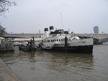 Queen mary Alex Naughton 15 04 06s.jpg