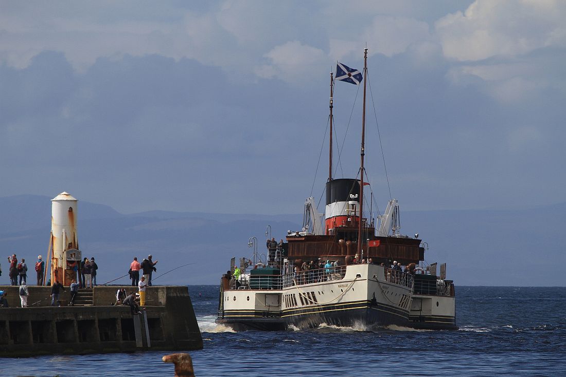 Waverley leaving Girvan 200812 KW.jpg