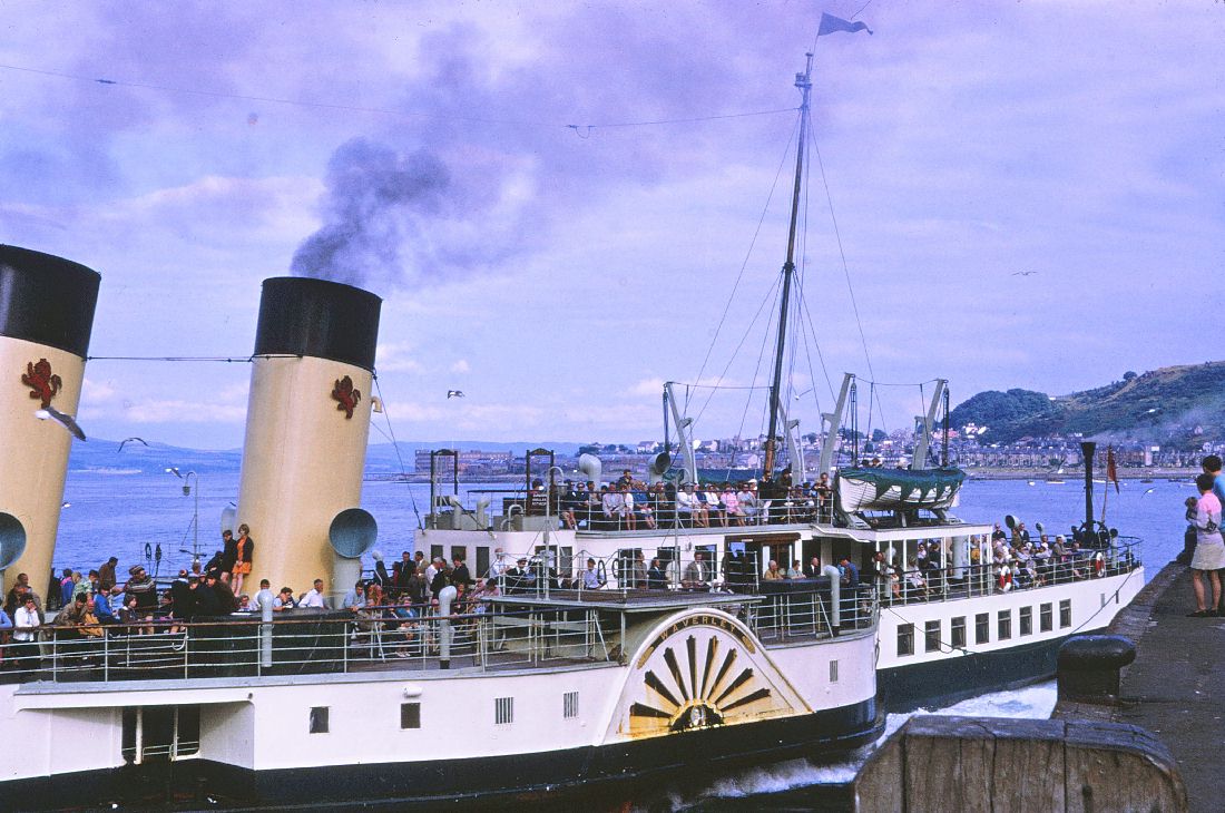 Waverley leaving Gourock Apr 1969 B.jpg