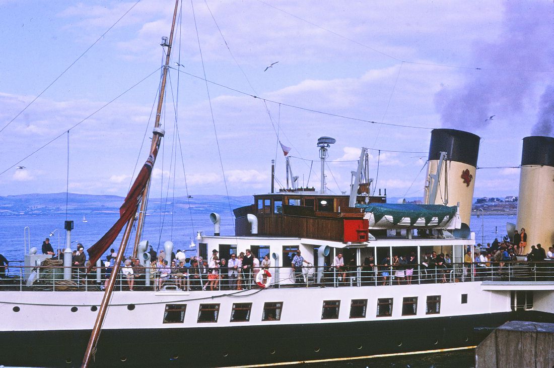 Waverley leaving gourock Apr 1969 A.jpg